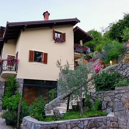 Apartments Sandra Lovran Exterior photo